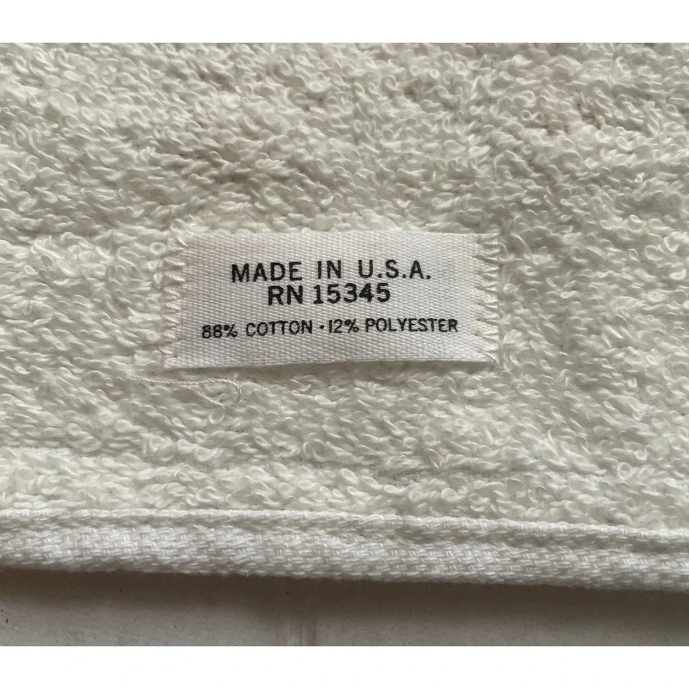 Vintage 1982 ET I'll Be Right Here hidden with plushes towel vibrant! Universal